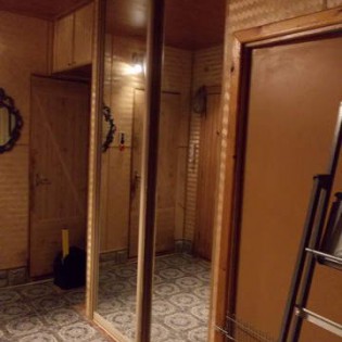 Шлиссельбурский пр. 14: зеркальный встроенный шкаф